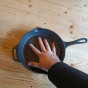 Liatinová panvica Valhal Outdoor 25cm s rukoväťou