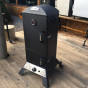 Plynová udiareň Broil King - Vertical Gas Smoker