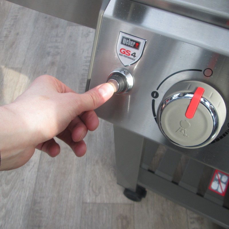 Plynový gril Weber Genesis II E210