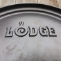 Dvojitý liatinový hrniec Lodge Camp Dutch oven s pokrievkou 5,7 l
