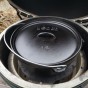 Dvojitý liatinový hrniec Lodge Camp Dutch oven s pokrievkou 3,8 l