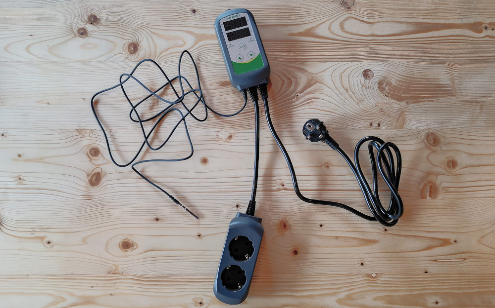 Dá sa termoregulátorom pre vykurovaciu špirálu do 4,5 kW ovládať elektrická udiareň Kaiser 250?