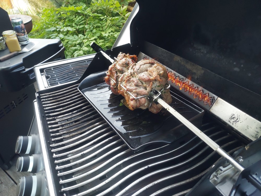 Ako primontovať zadný ohrev k plynovému grilu Rösle Videro G6-S Vario?