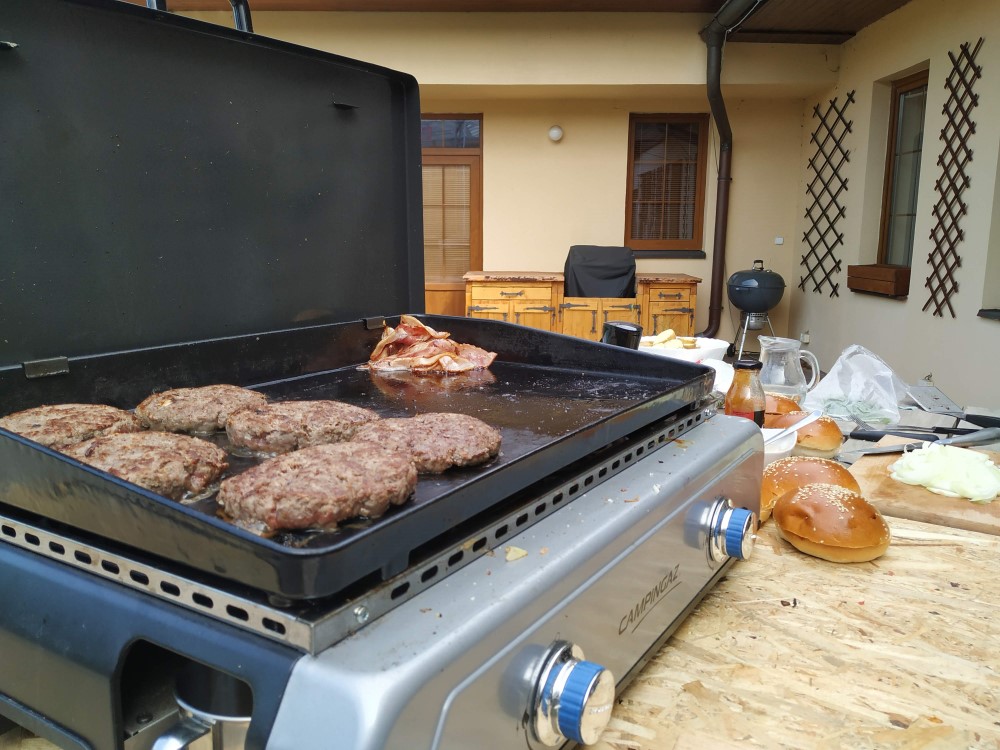 Aký je rozdiel medzi Campingaz grilom Plancha BF LX a Campingaz Master Plancha EX?