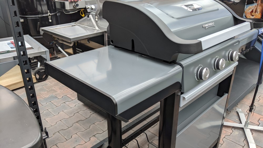 Aký úložný priestor je pri grile Campingaz 3 Series Select?