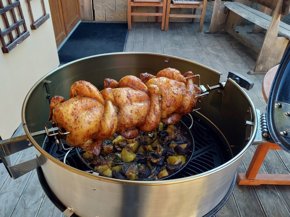 Čím sú kryté horáky plynového grilu Nexgrill?