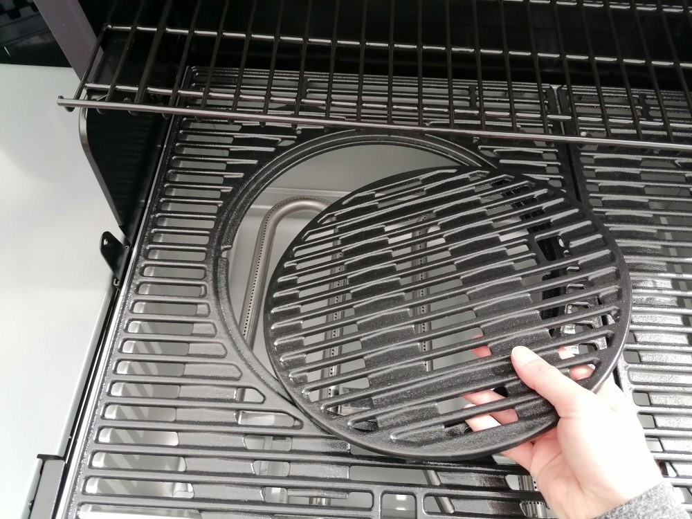 Je možné zakúpiť ku grilu Campingaz 3 Series Woody LD liatinový rošt namiesto tálu?