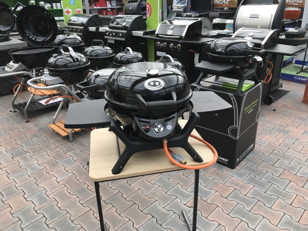 Je súčasťou balenia grilu Napoleon Travel TQ225 prípojka na 2 kg plynovú fľašu?