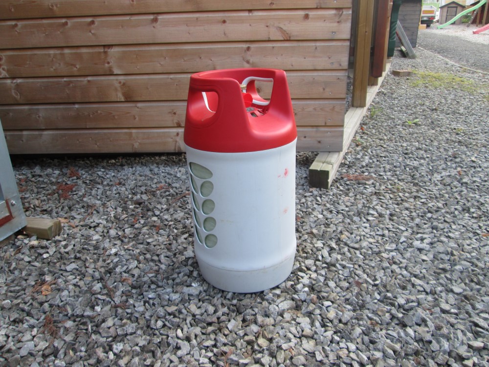 Je závit propán butánovej fľaše R907 zhodný s tým, ktorý je na bežne dostupných PB fľašiach k plynovým grilom Campingaz?