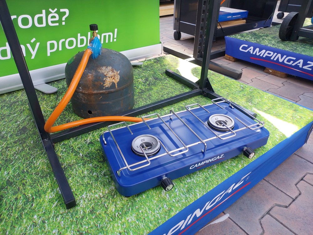 Môžem pripojiť dvojplatničkový varič Campingaz k 2 kg PB fľaši?