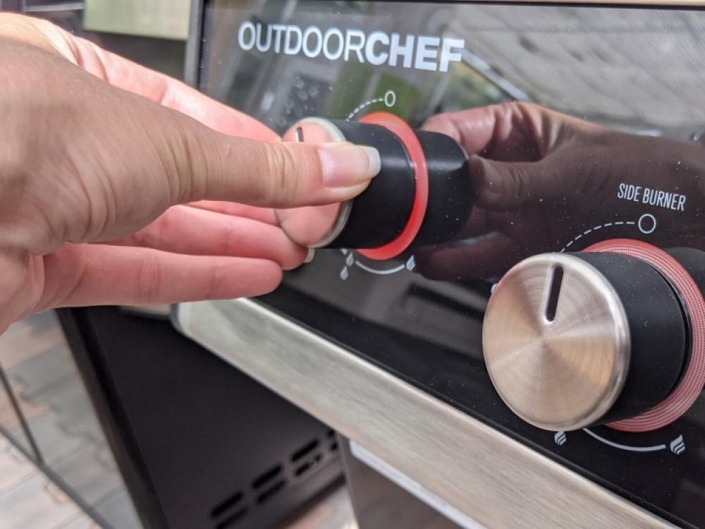 Prečo má gril gril Outdoorchef Dualchef 425G dva teplomery?