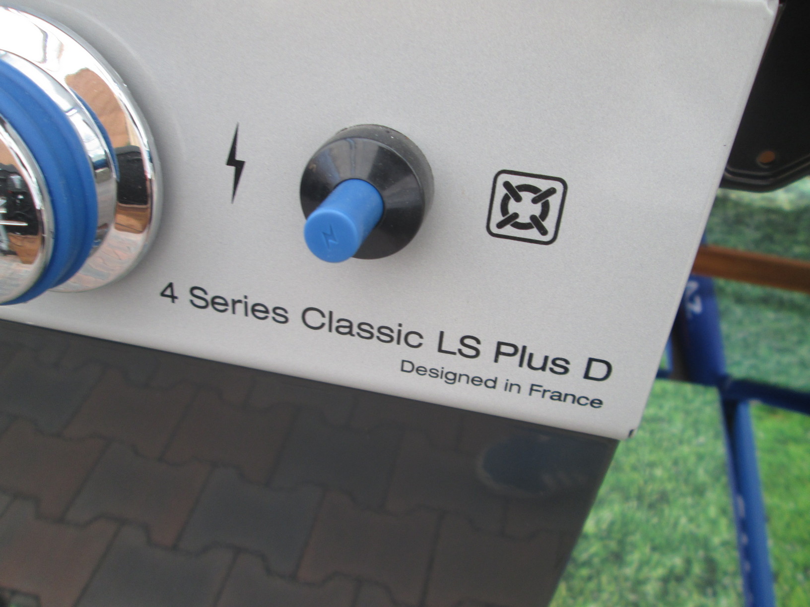 Aká veľká bomba sa zmestí do grilu Campingaz 4 Series Classic LS Plus D?