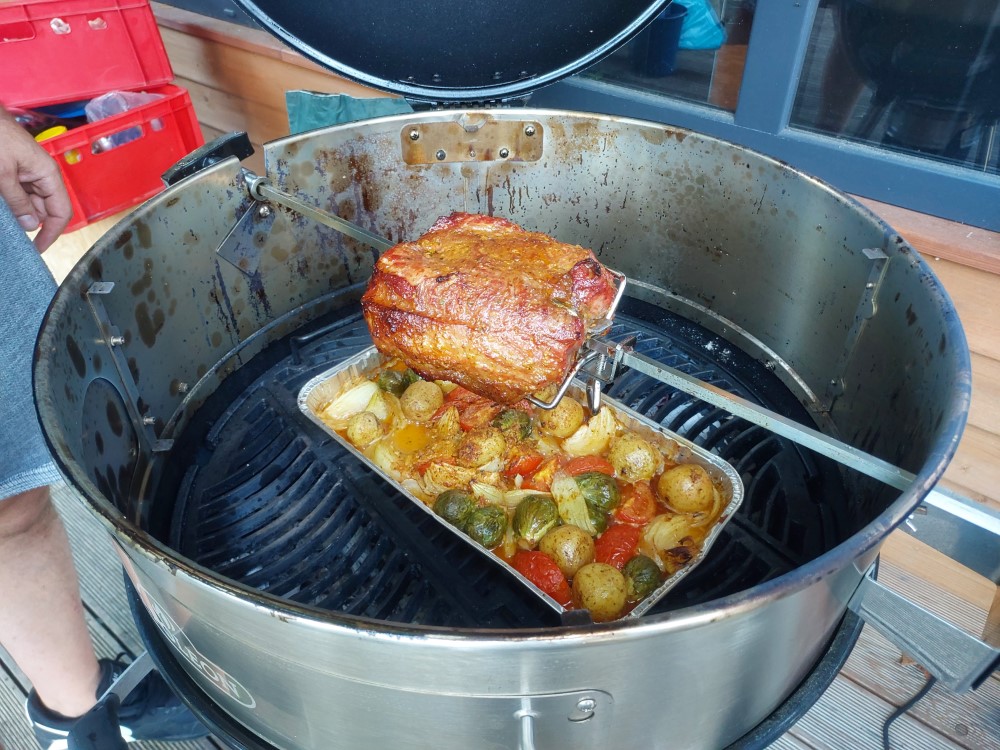 Aké základné vybavenie potrebujem ku grilu na drevené uhlie?