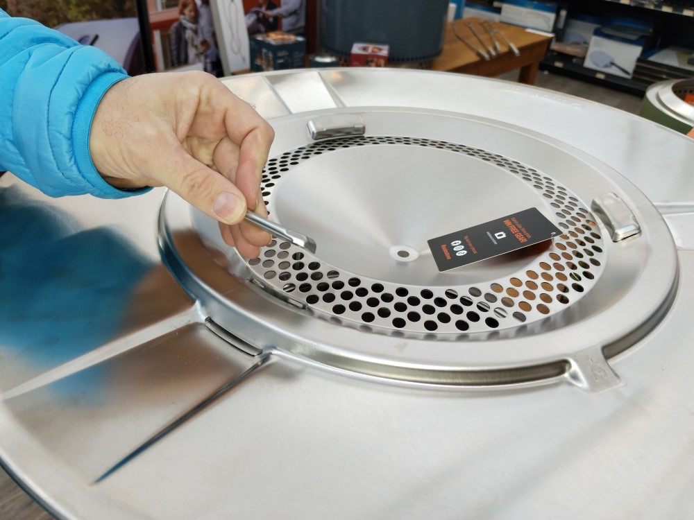 Ako nainštalovať tepelný deflector k nerezovému ohnisku Solo Stove Bonfire?