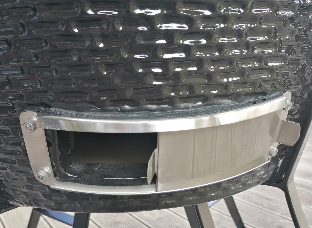 AKO REGULOVAŤ TEPLOTU VO VNÚTRI KAMADO GRILU PITBOSS?