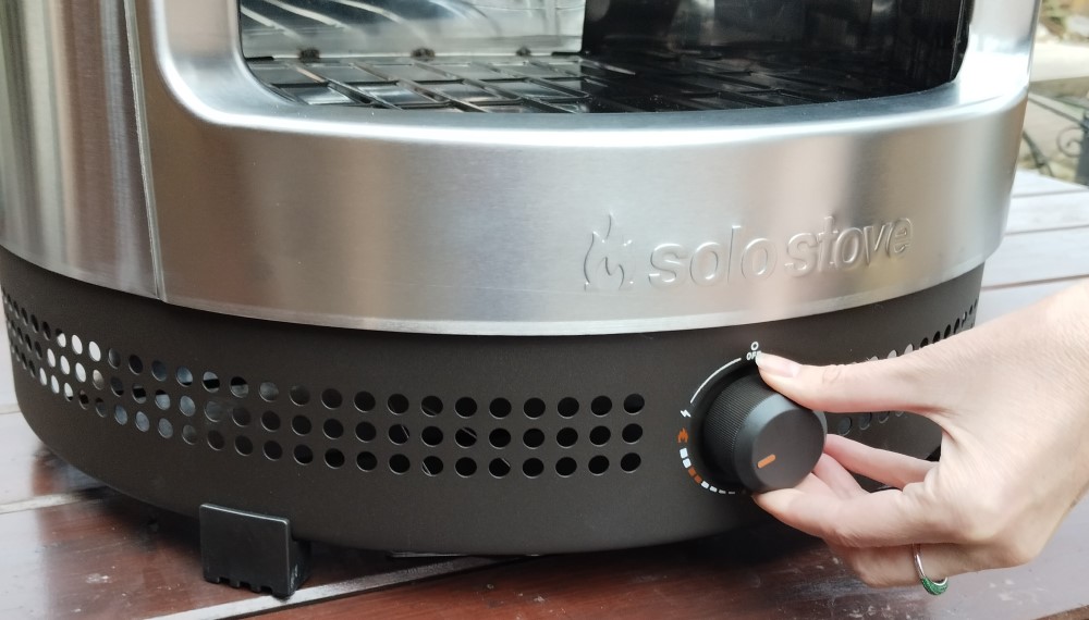 Ako správne rozkúriť pec na pizzu Solo Stove?