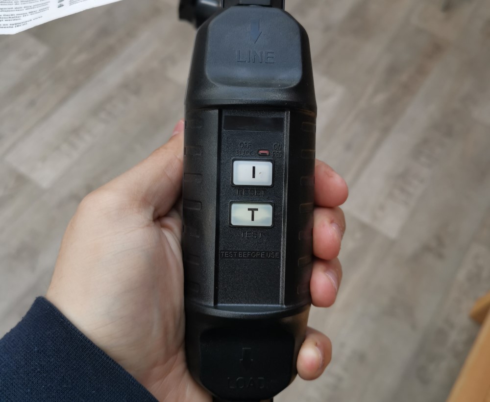 Elektrický gril vyhadzuje poistky
