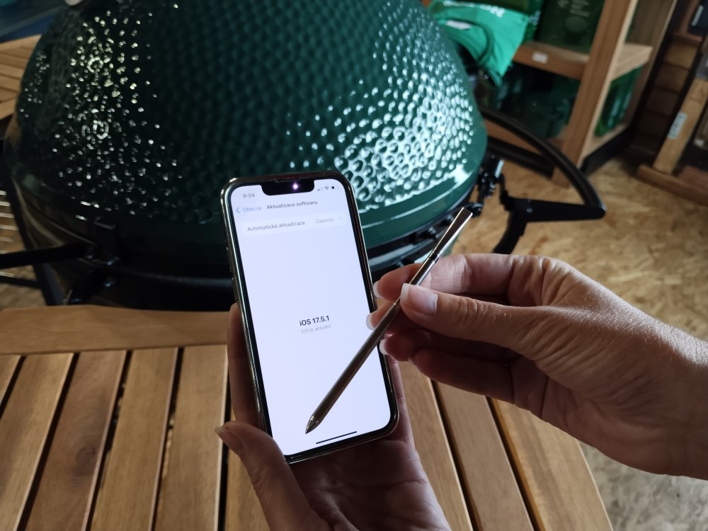 Je možné ovládať teplomer Meater 2 Plus pomocou telefónu iPhone 12?