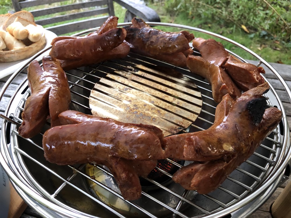 Môžem gril Lotus používať vo vnútri miestnosti?