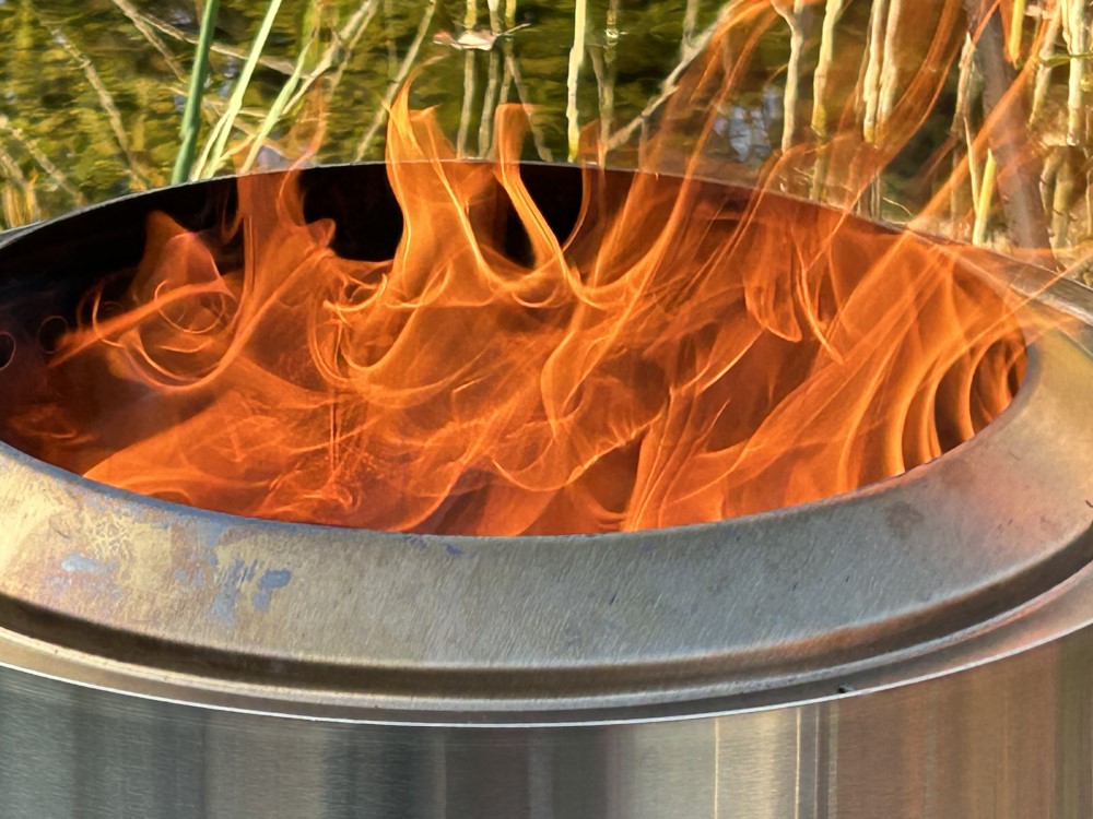 Prečo má nerezové ohnisko Solo Stove Ranger dvojitý plášť?