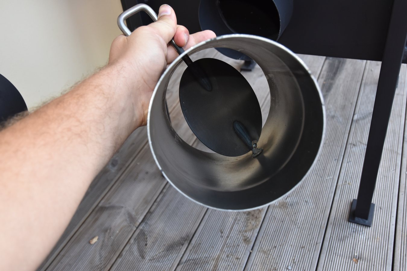 Regulácia teploty a dymu pri udiarni Master Smoker L