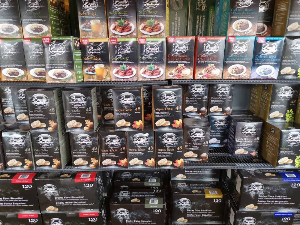 Sú nejaké znateľné rozdiely medzi druhmi udiacich brikiet Bradley Smoker?