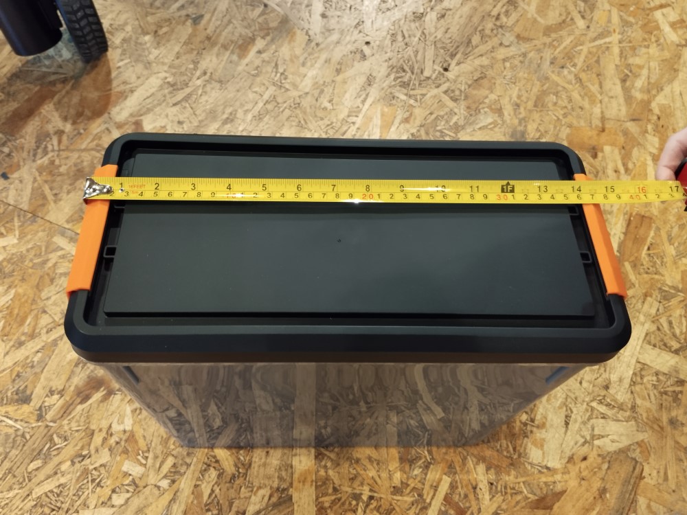 Aké rozmery má box na pelety Traeger? Zmestí sa na poličku grilu Pit Boss PRO 850?