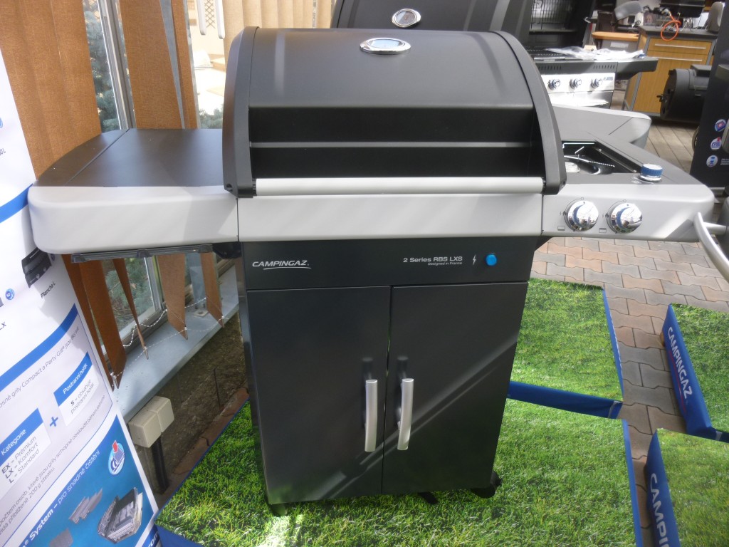 Aký rošt má gril Campingaz 2 Series RBS LXS?