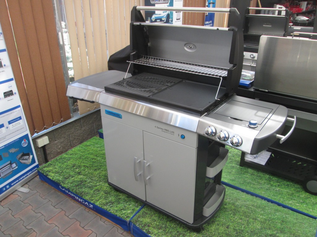 Pasuje grilovacia doska Plancha do grilu Campingaz 4 Series RBS LXS?