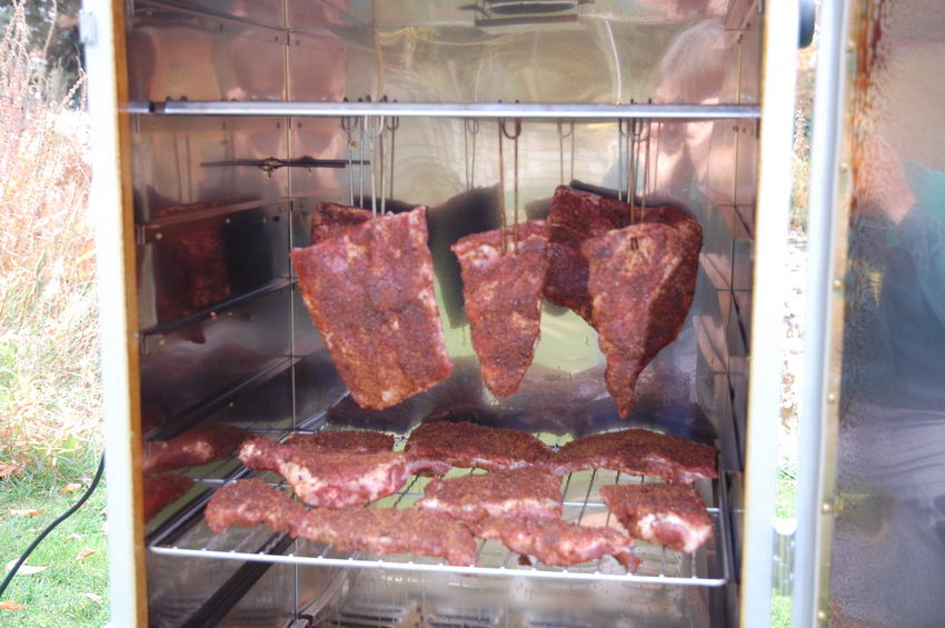 Predávate príslušenstvo pre udiarne Borniak?