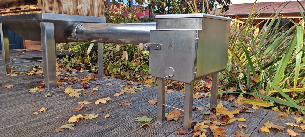 Aké rozmery má ohnisko pri drevenej udiarni Master Smoker 40 LS?