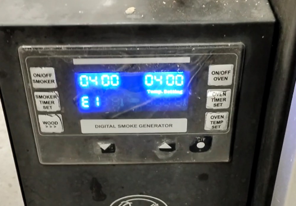 Ako opraviť chybové hlásenie E1 na digitálnej udiarni Bradley Smoker?