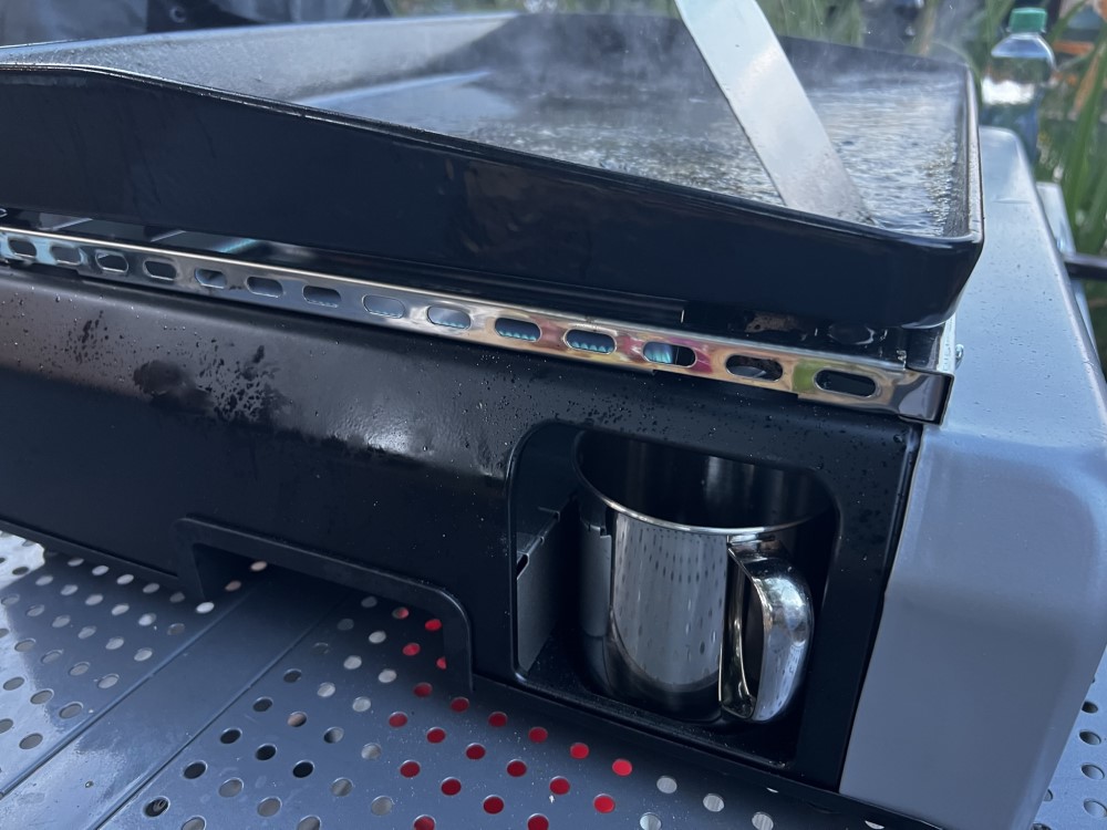 Ako správne vyčistiť gril typu plancha?