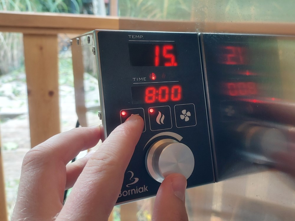 Akú automatickú údiarňu vybrať na údenie 15 kg mäsa?