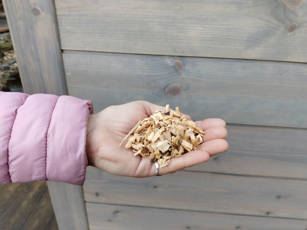 Aký typ štiepky sa používa do dymboxu elektrickej udiarne Kalme?