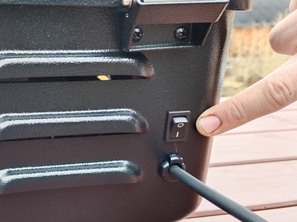 Čo robiť, keď sa peletový gril Traeger Ranger vypne a zobrazí sa chybový kód LEr?