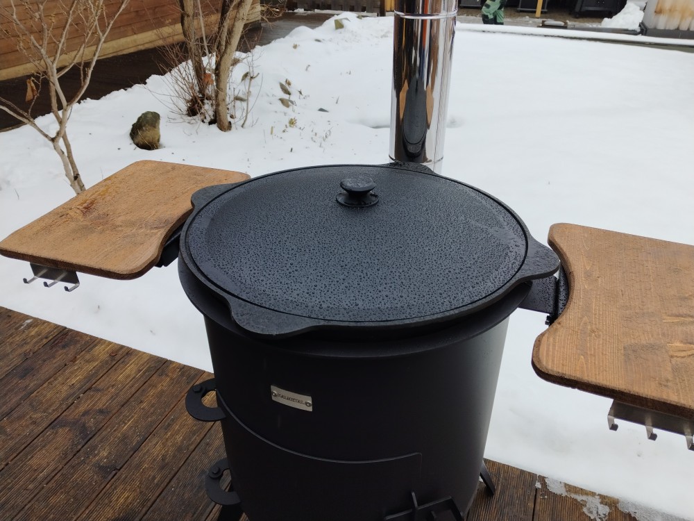 Je možné set na kotlíkový guláš Kazan Kalme používať celoročne?