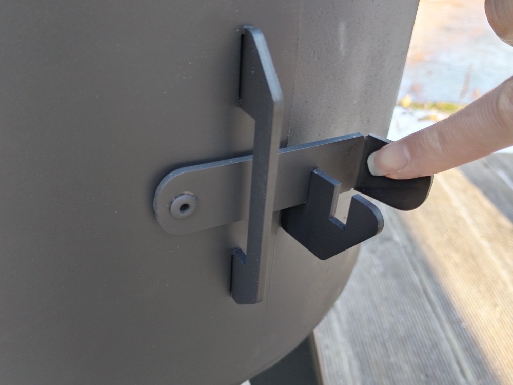 Na čo slúžia dve polohy zatvárania dvierok pri kotlíkových setoch Kazan Kalme?