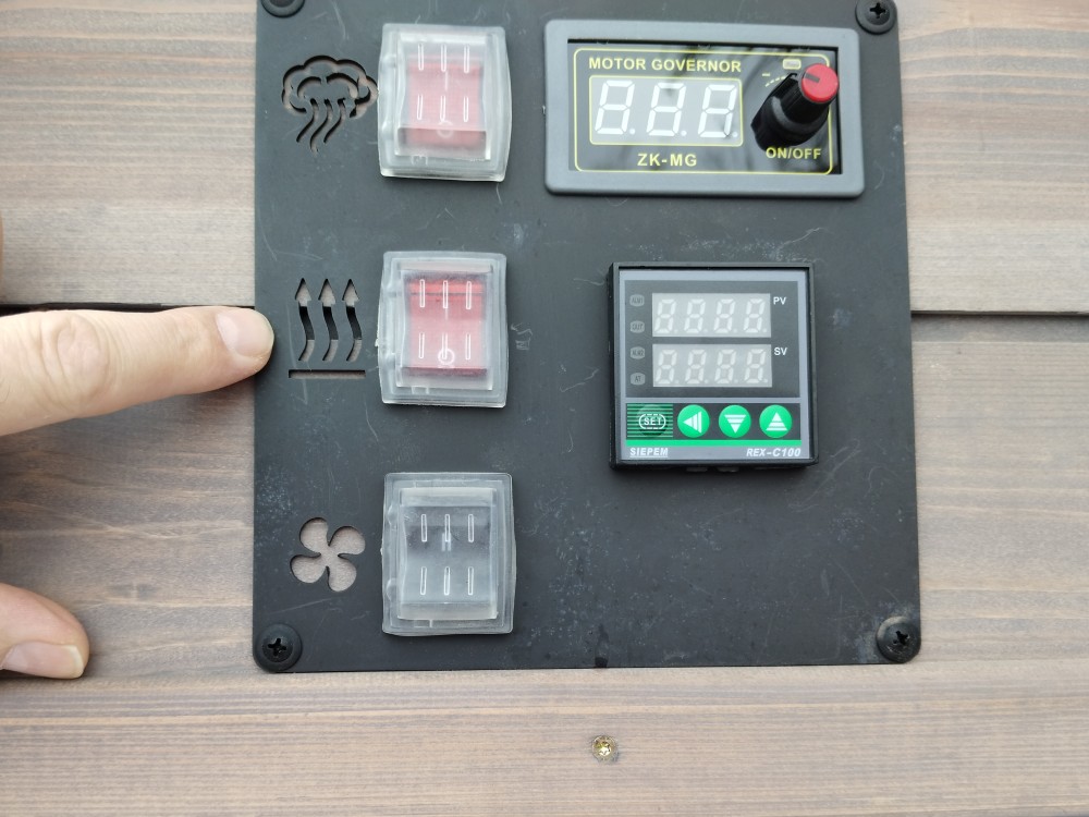 Prečo je dobré používať v udiarni Kalme vpichový teplomer na meranie teploty vo vnútri mäsa?