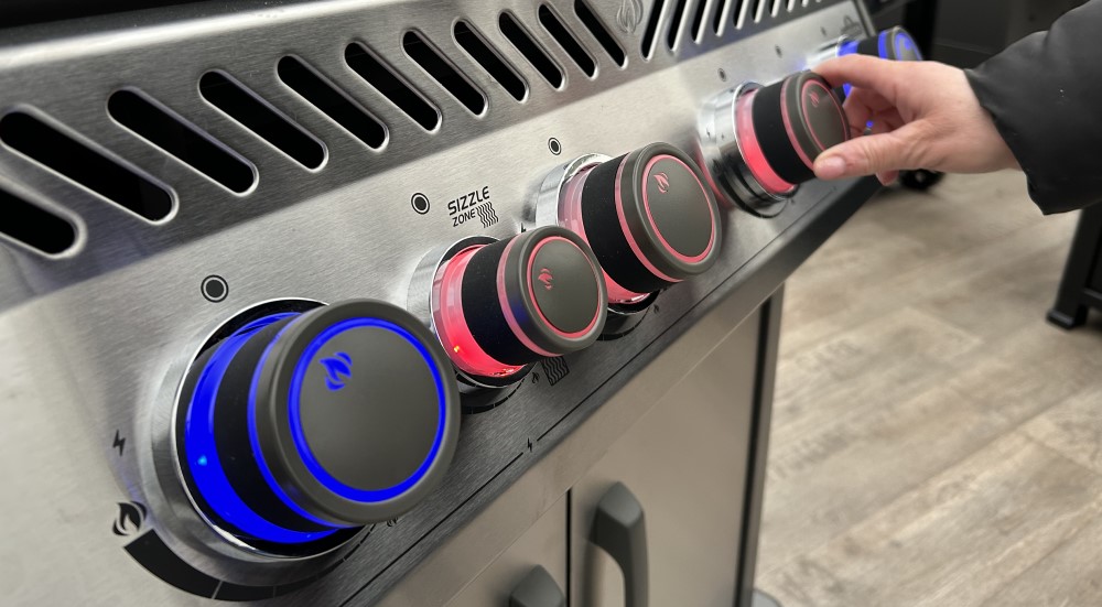 Gril Napoleon Rogue 625 PRO-S nerez