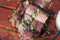 Už pri pohľade na naložen&eacute; panenky z mlad&eacute;ho prasiatka sa každ&eacute;mu určite zbiehaj&uacute; sliny.