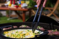 Redukcia smotany na grilovacej panvici trv&aacute; približne 10 - 15 min&uacute;t, z&aacute;lež&iacute; na vn&uacute;tornej teplote grilu.