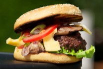 hamburger-s-bylinkovym-maslem-1467